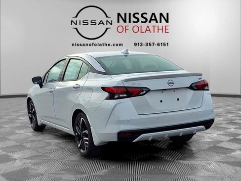 New 2025 Nissan Versa SR w/ Trunk Package FWD image 3