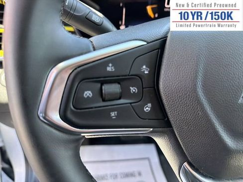 Used 2024 Chevrolet Trax LT w/ LT Convenience Package image 20