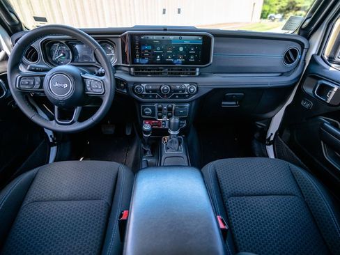 Used 2024 Jeep Wrangler Unlimited Rubicon 4xe AWD/4WD image 14