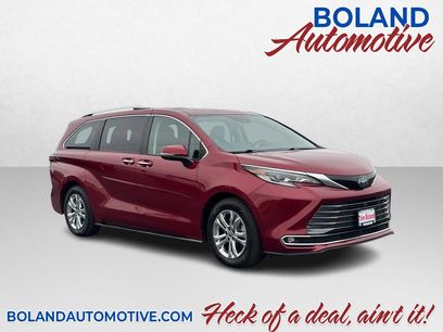 Used 2022 Toyota Sienna Platinum