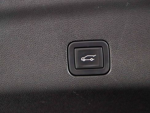 Used 2023 GMC Yukon Denali AWD/4WD image 35