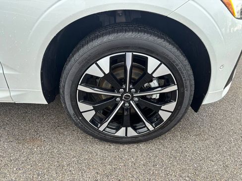 Certified 2026 Volvo XC60 B5 Plus w/ Protection Package Premier AWD/4WD image 34