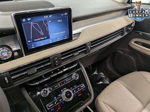 Certified 2022 Lincoln Corsair Standard w/ Equipment Group 101A image 10