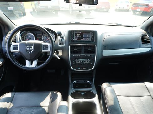 Used 2016 Dodge Grand Caravan R/T FWD image 24