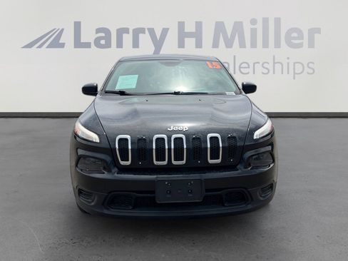 Used 2015 Jeep Cherokee Sport image 8