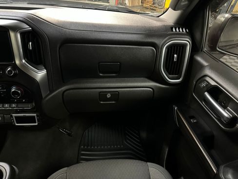 Used 2020 Chevrolet Silverado 1500 LT w/ All-Star Edition image 18