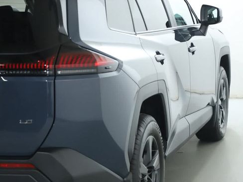 Used 2026 Toyota RAV4 LE AWD/4WD image 44