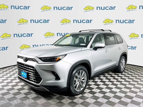 Used 2024 Toyota Grand Highlander Platinum image 3