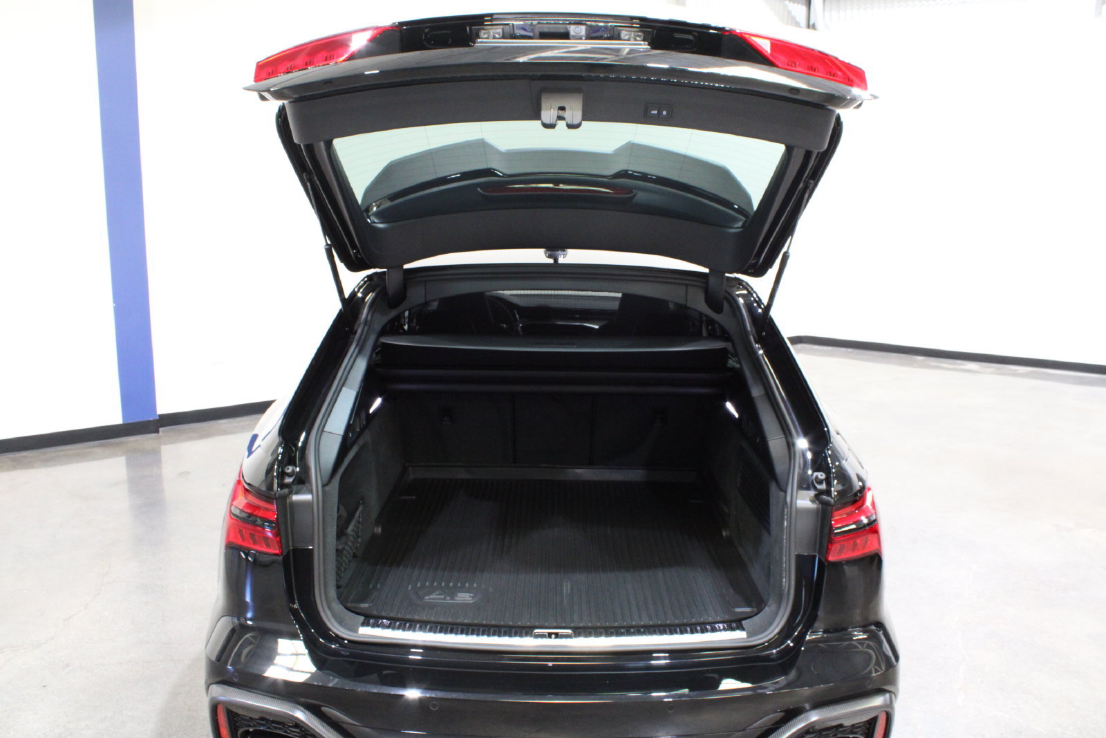 Used 2025 Audi RS 6 performance AWD/4WD image 15