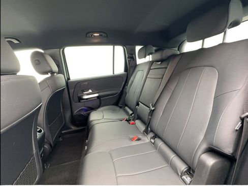 Used 2024 Mercedes-Benz EQB 300 4MATIC image 21