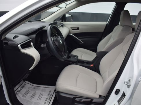 Used 2026 Toyota Corolla Cross L FWD image 13