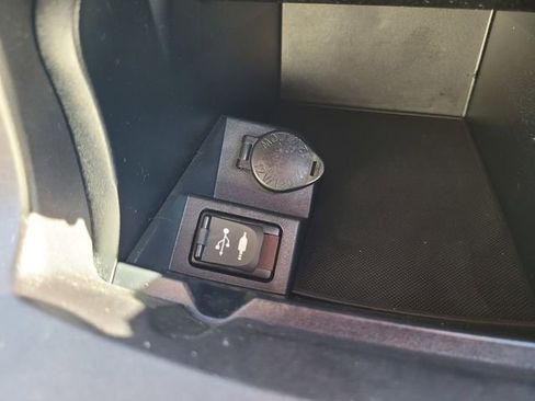 Used 2016 Toyota Camry SE image 24