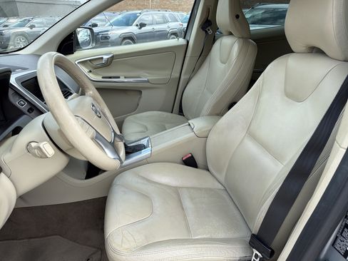 Used 2013 Volvo XC60 T6 AWD/4WD image 10
