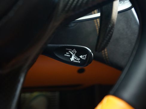Used 2017 McLaren 570S RWD image 25