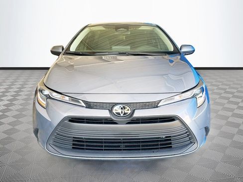Used 2023 Toyota Corolla LE FWD image 2