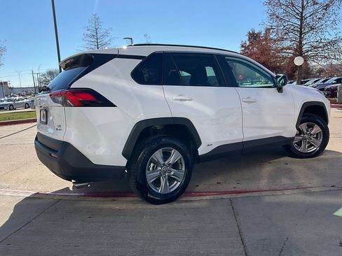 Used 2025 Toyota RAV4 LE image 6