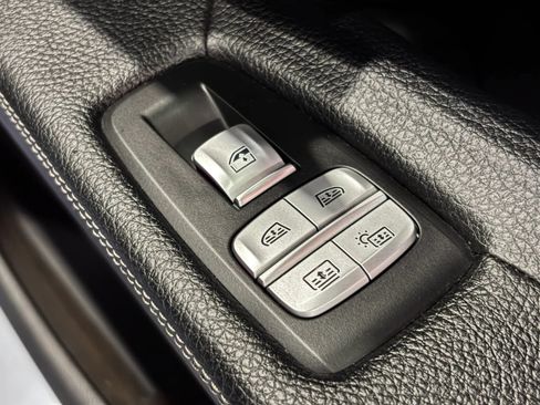 Used 2017 BMW 740e xDrive AWD/4WD image 53