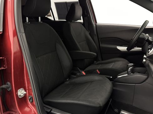 Used 2019 Nissan Kicks SV FWD image 31