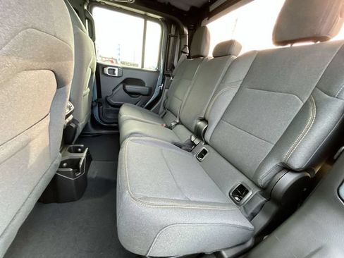 New 2026 Jeep Gladiator Sport AWD/4WD image 22