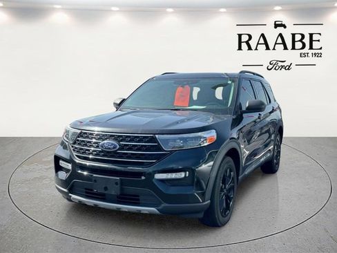 Used 2020 Ford Explorer XLT w/ Equipment Group 202A AWD/4WD image 13