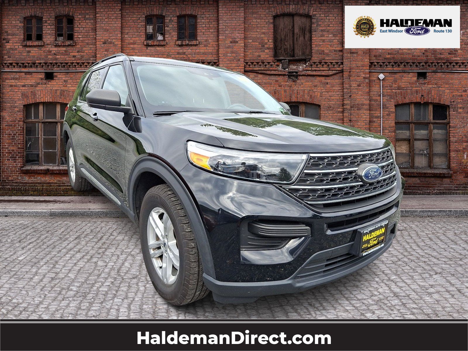 Used 2022 Ford Explorer XLT w/ Class IV Trailer Tow Package AWD/4WD image 1