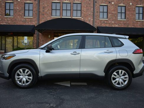 Used 2023 Toyota Corolla Cross L FWD image 4