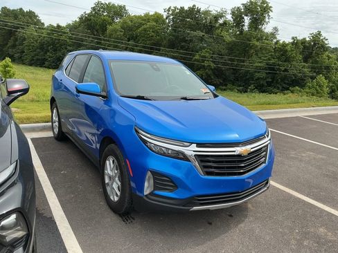 Used 2024 Chevrolet Equinox LT w/ LPO, Floor Liner Package FWD image 2