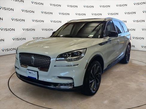 Certified 2023 Lincoln Aviator Reserve w/ Equipment Group 201A AWD/4WD image 1