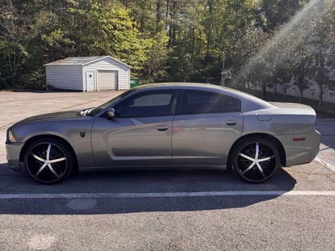 Used 2012 Dodge Charger SE w/ Connectivity Group RWD image 3