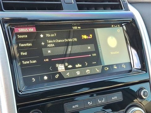 Used 2020 Land Rover Discovery HSE image 14