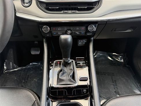 Used 2024 Jeep Compass Limited image 11