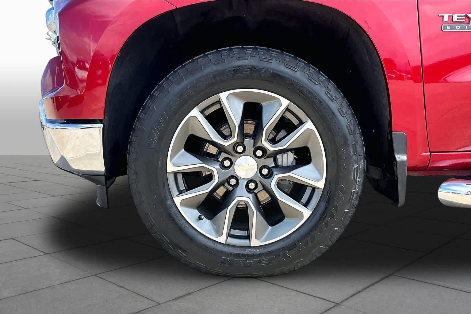 Used 2023 Chevrolet Silverado 1500 LT AWD/4WD image 11
