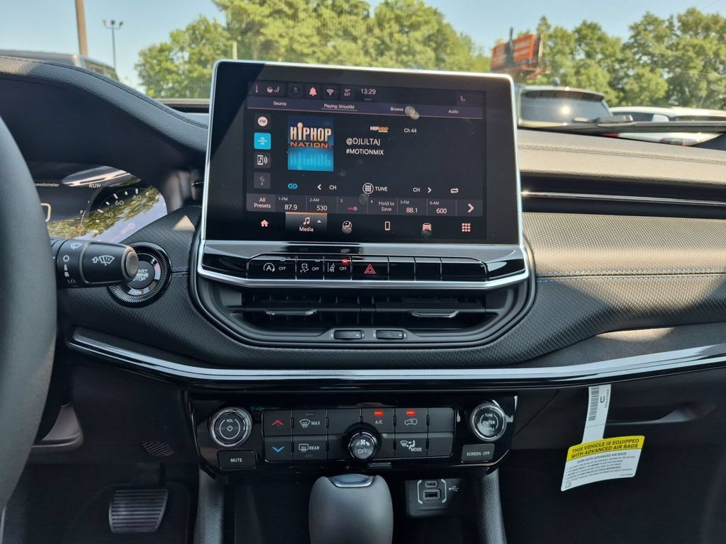 New 2026 Jeep Compass Latitude AWD/4WD image 22