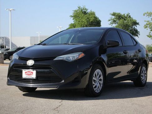 Used 2017 Toyota Corolla LE image 7