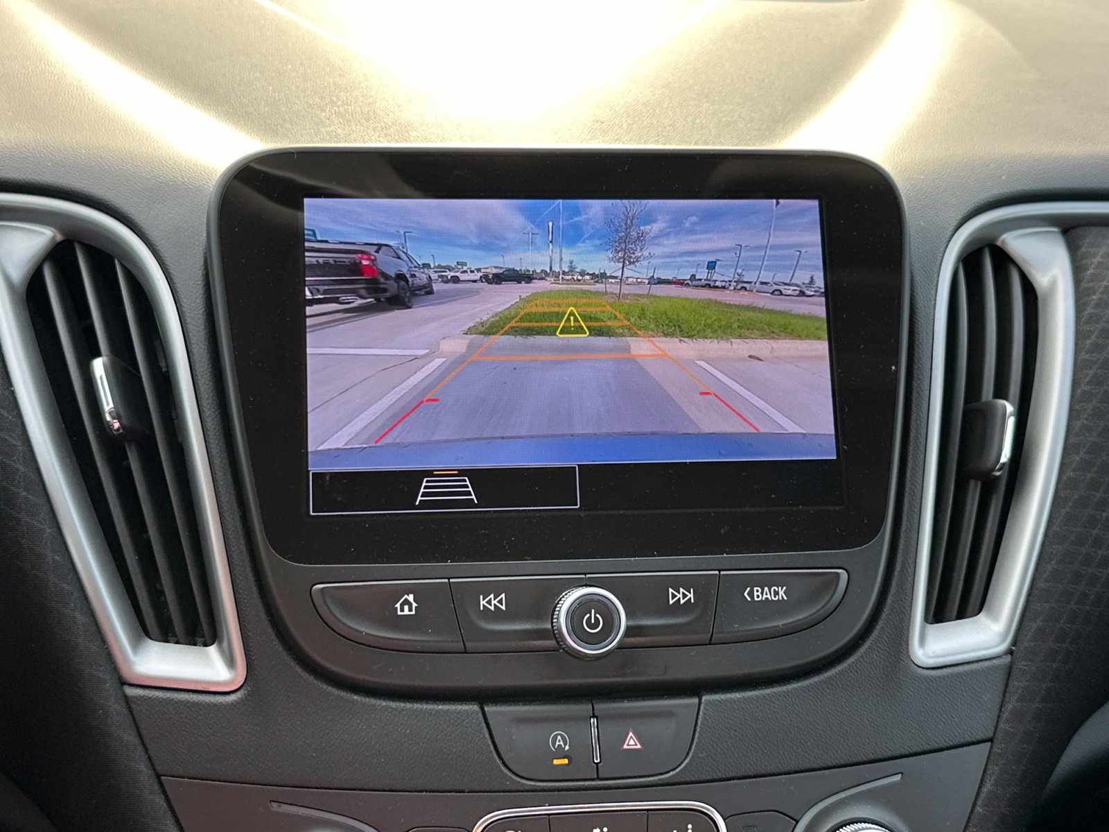 Used 2025 Chevrolet Malibu LT FWD image 14
