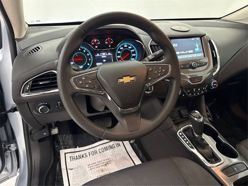 Used 2017 Chevrolet Cruze LT w/ Convenience Package image 31