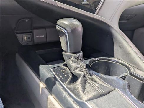 Used 2018 Toyota Camry SE w/ Audio Package image 11