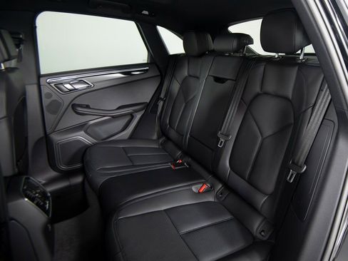 New 2026 Porsche Macan image 35