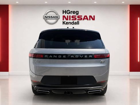 Used 2023 Land Rover Range Rover Sport SE AWD/4WD image 5