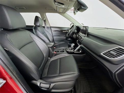 Used 2022 Kia Seltos SX image 40