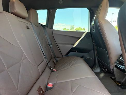 Used 2023 BMW iX xDrive50 w/ Sport Package AWD/4WD image 15