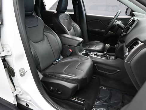 Used 2019 Jeep Cherokee Limited image 44