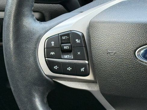 Used 2023 Ford Explorer XLT w/ Equipment Group 202A AWD/4WD image 30