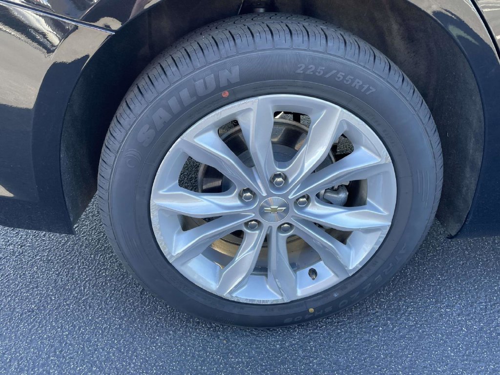 Used 2025 Chevrolet Malibu LT FWD image 9