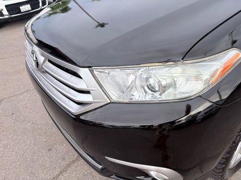 Used 2013 Toyota Highlander Limited AWD/4WD image 23