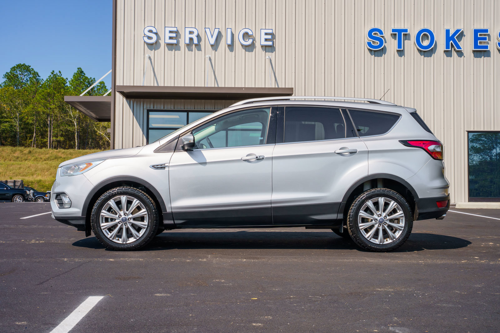 Used 2017 Ford Escape Titanium FWD image 4