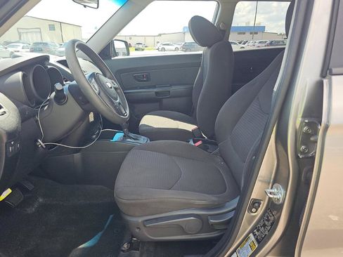 Used 2013 Kia Soul FWD image 8