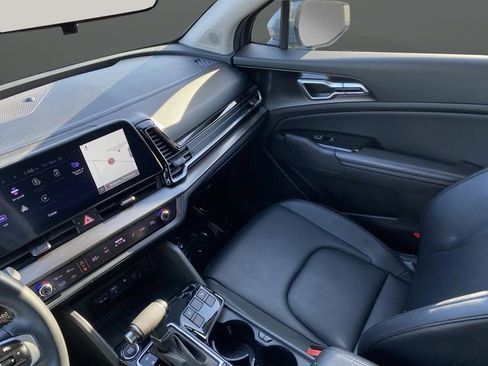 Used 2023 Kia Sportage EX image 21