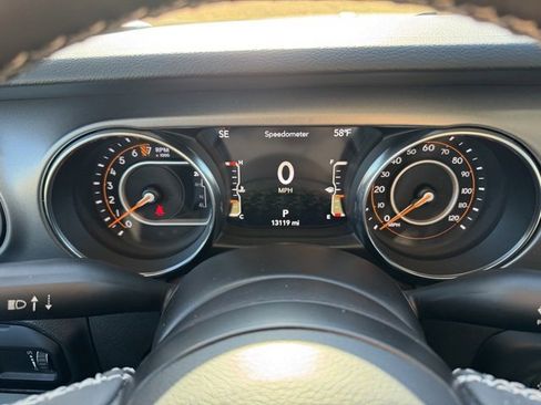 Certified 2023 Jeep Gladiator Sport image 12