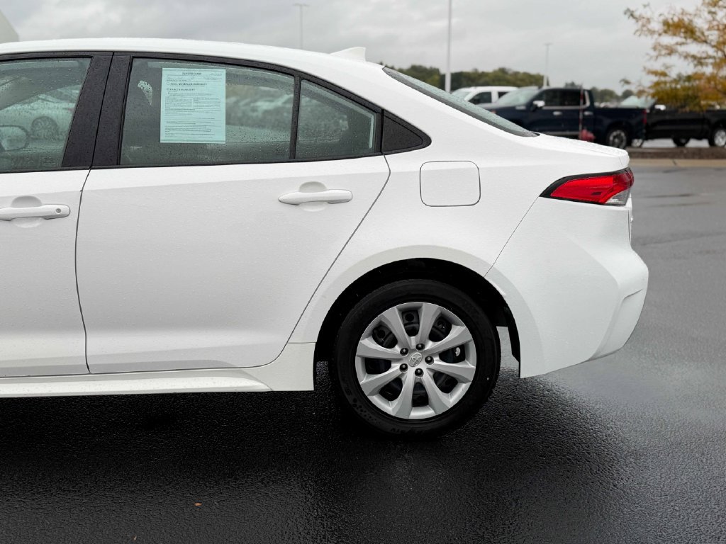 Used 2024 Toyota Corolla LE FWD image 13